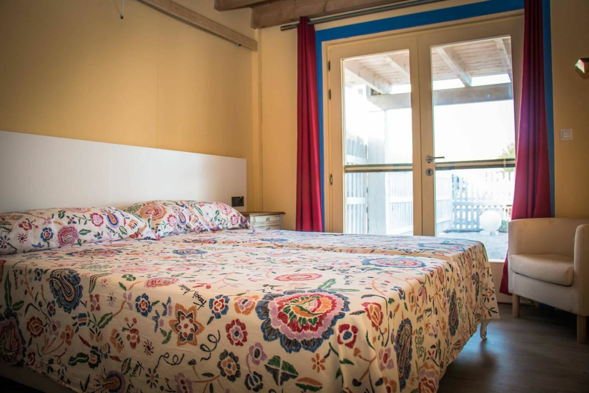 Aparthotel Oliwood Beach Oliva Esterno foto